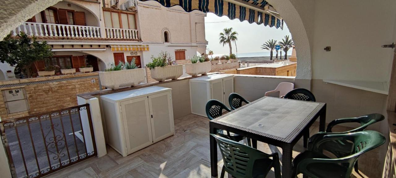 Beach Breeze Townhouse By The Beach سانتا بولا المظهر الخارجي الصورة