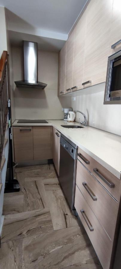 Beach Breeze Townhouse By The Beach سانتا بولا المظهر الخارجي الصورة