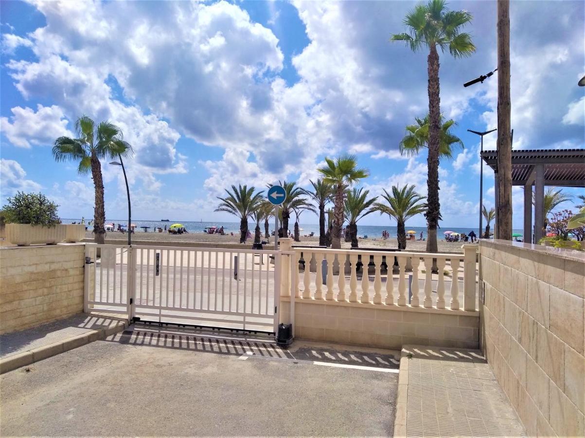 Beach Breeze Townhouse By The Beach سانتا بولا المظهر الخارجي الصورة